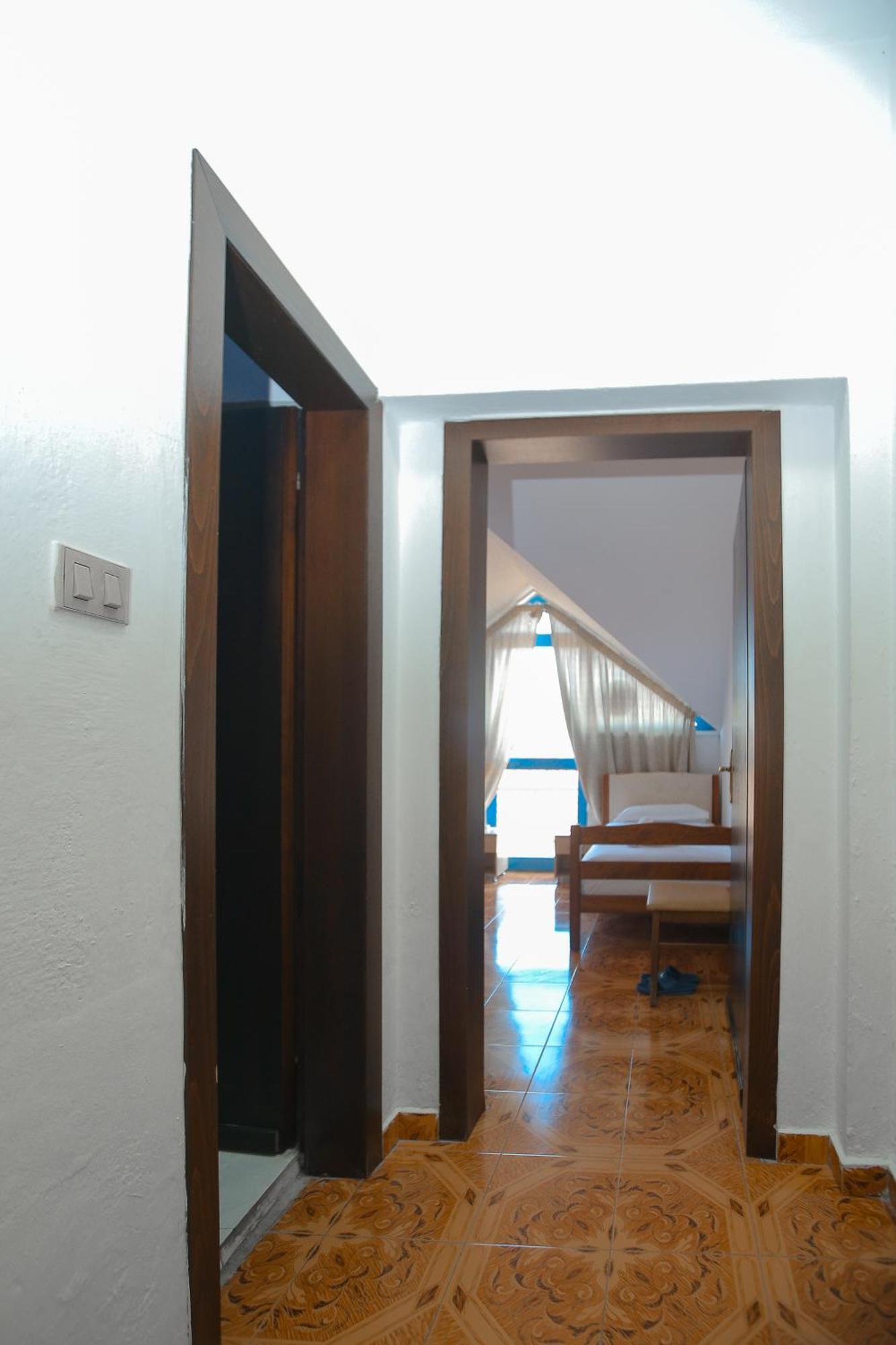 Hotel Ambasador Bahçallëk المظهر الخارجي الصورة
