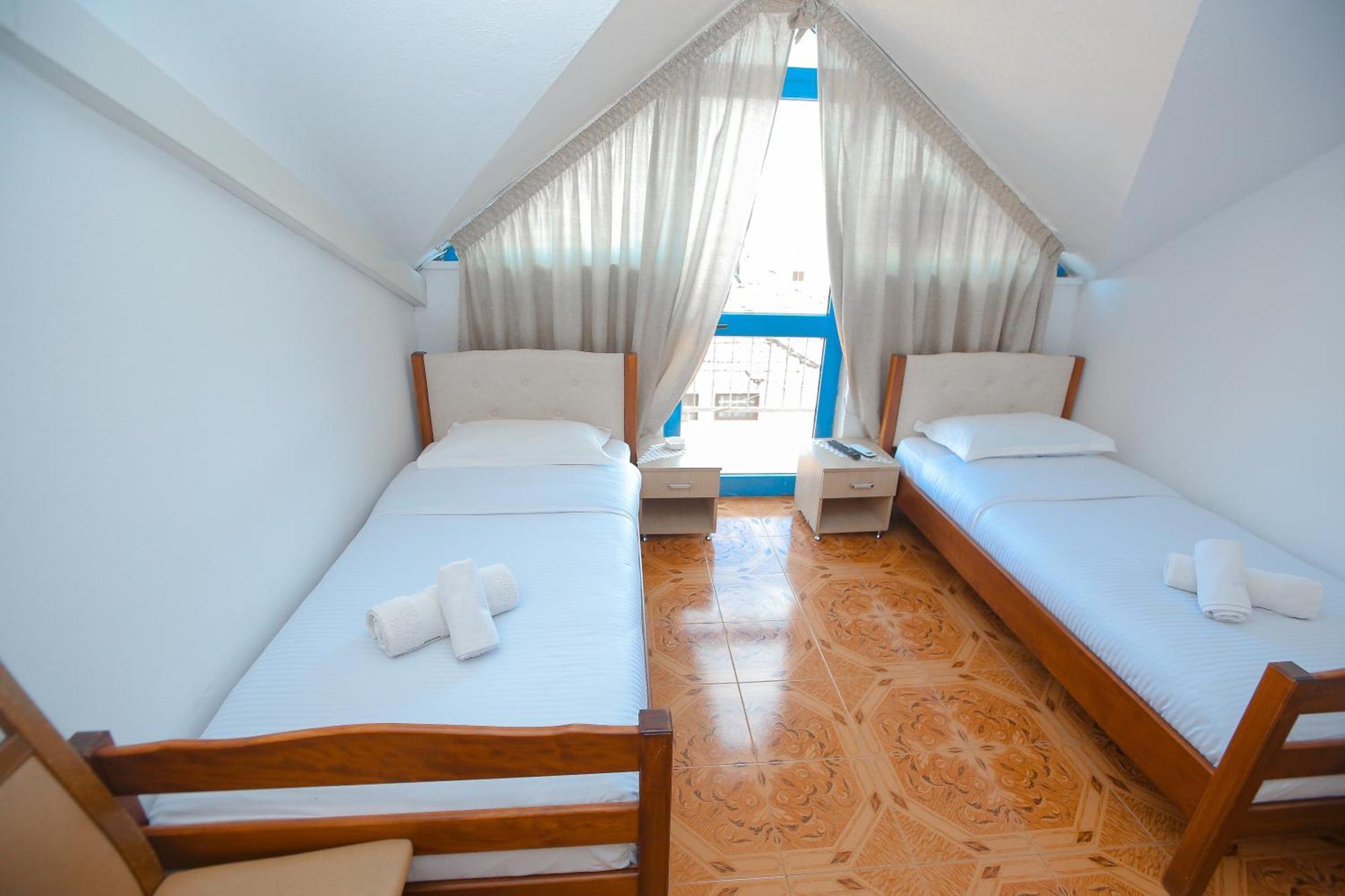 Hotel Ambasador Bahçallëk المظهر الخارجي الصورة