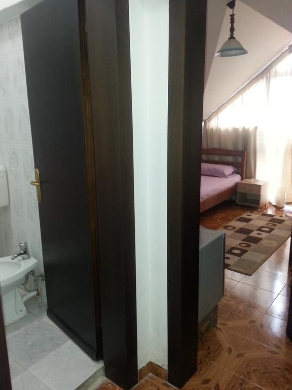 Hotel Ambasador Bahçallëk الغرفة الصورة